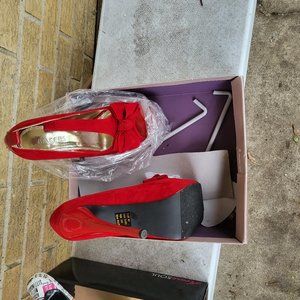 Women  shoes and clothing